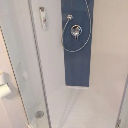Airport Studio Apartment
